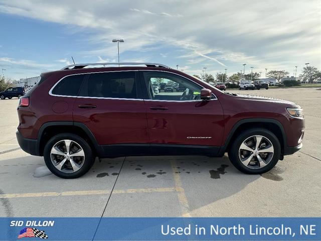 Photo of 2019 Red Jeep Cherokee