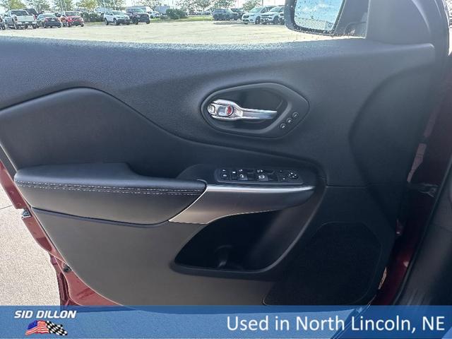 Photo of 2019 Red Jeep Cherokee