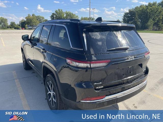 Photo of 2023 Black Jeep Grand Cherokee
