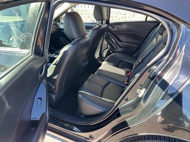 Photo of 2018 Jet Black Mica Mazda Mazda3