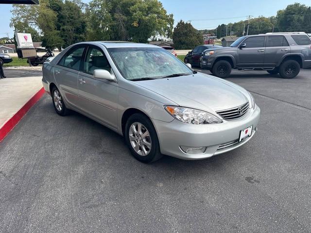 Photo of 2005 Lunar Mist Metallic Toyota Camry