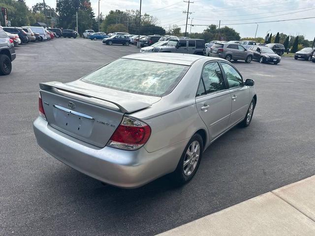 Photo of 2005 Lunar Mist Metallic Toyota Camry