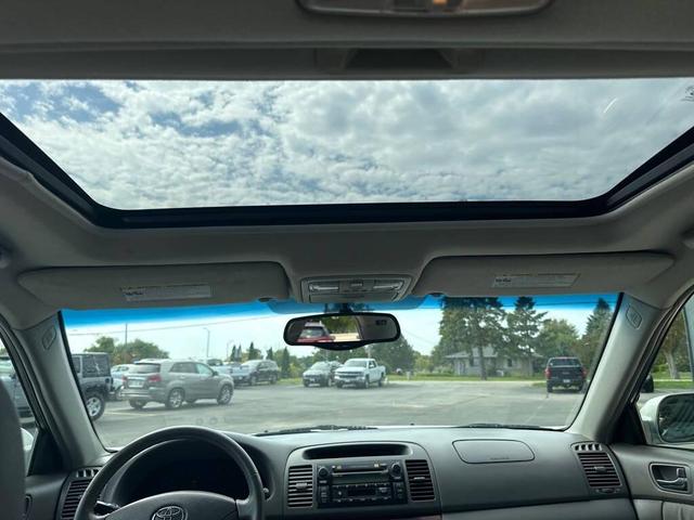 Photo of 2005 Lunar Mist Metallic Toyota Camry