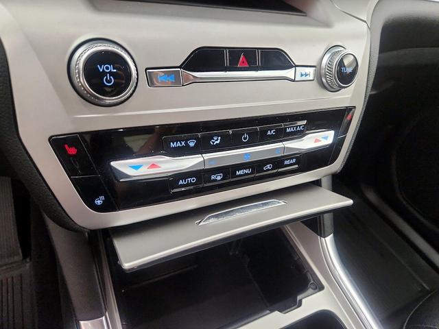 Photo of 2020 Blue Ford Explorer