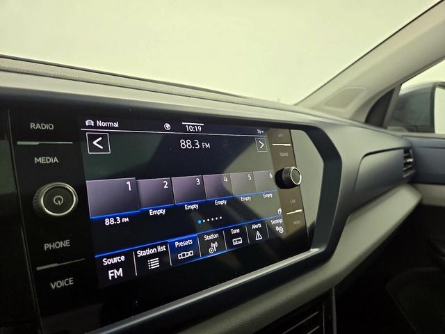 Photo of 2023 Gray Volkswagen Taos