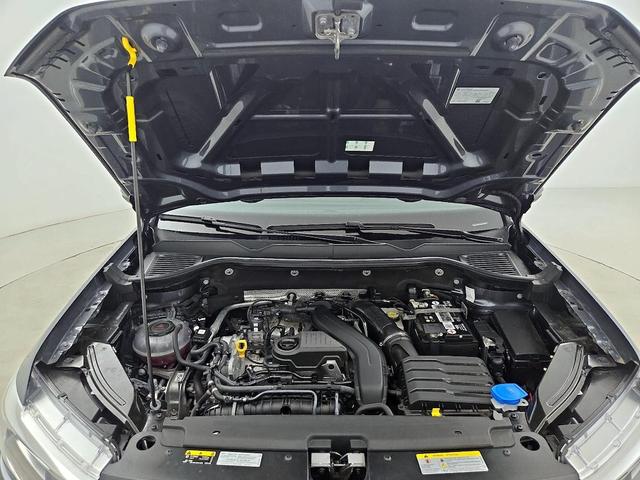 Photo of 2023 Gray Volkswagen Taos