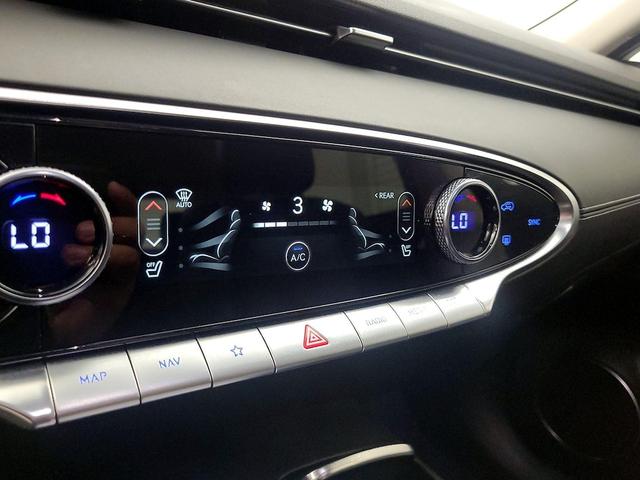 Photo of 2024 Black Genesis GV70