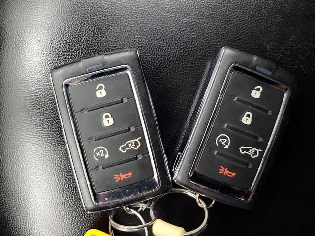 Photo of 2022 Black Jeep Grand Cherokee L