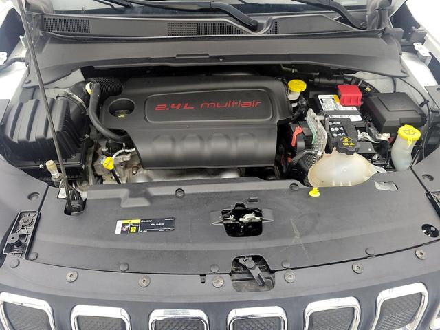 Photo of 2022 White Jeep Compass