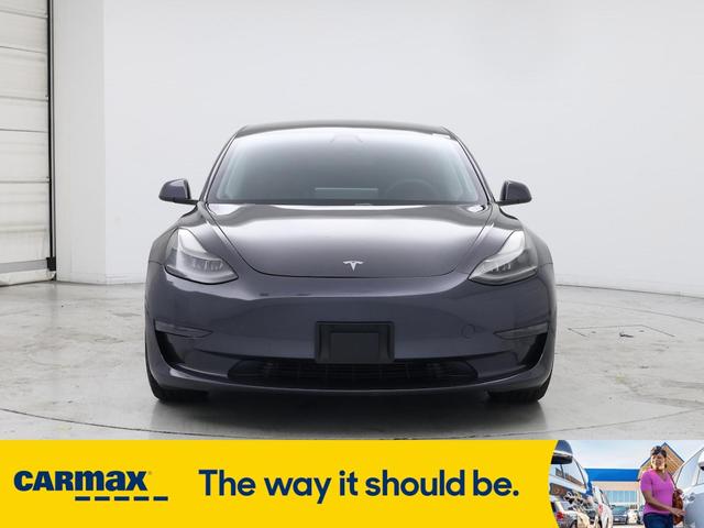 Photo of 2021 Gray Tesla Model 3