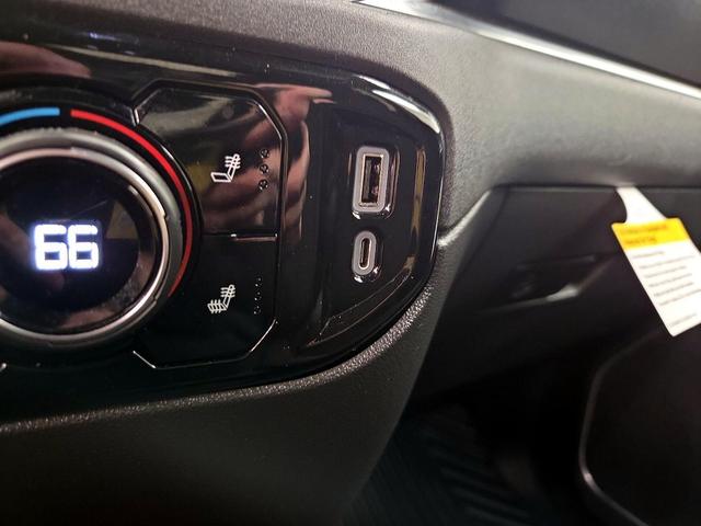 Photo of 2022 Black Chevrolet Silverado 1500