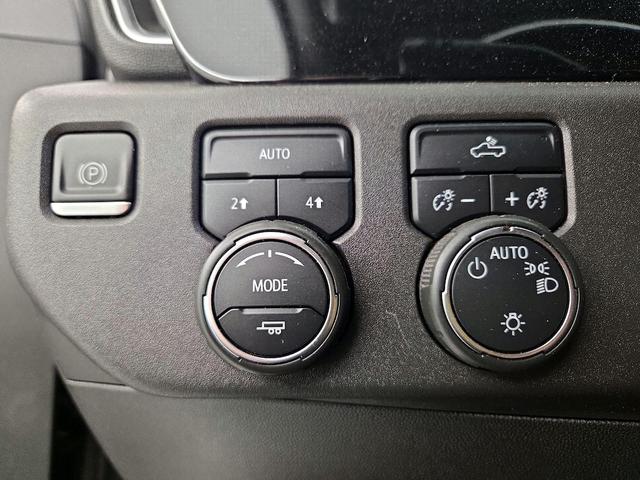Photo of 2022 Black Chevrolet Silverado 1500
