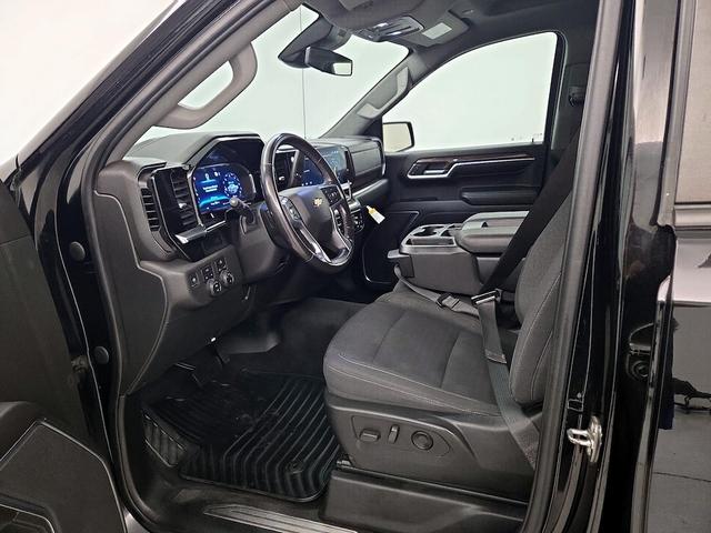 Photo of 2022 Black Chevrolet Silverado 1500
