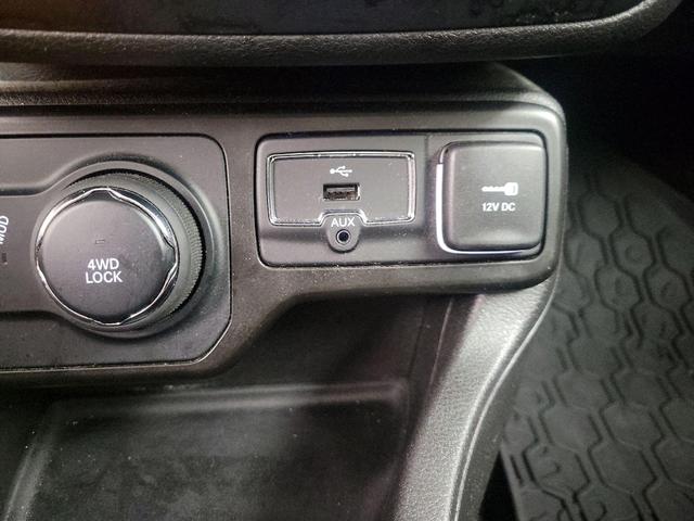 Photo of 2021 Black Jeep Renegade