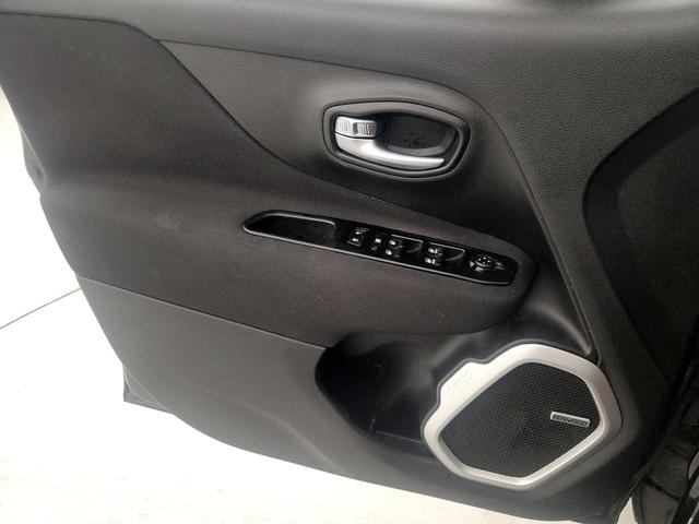 Photo of 2021 Black Jeep Renegade