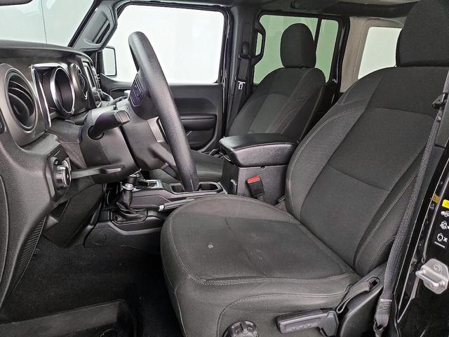 Photo of 2021 Black Jeep Wrangler