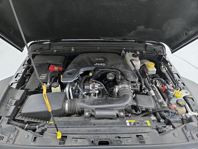 Photo of 2021 Black Jeep Wrangler