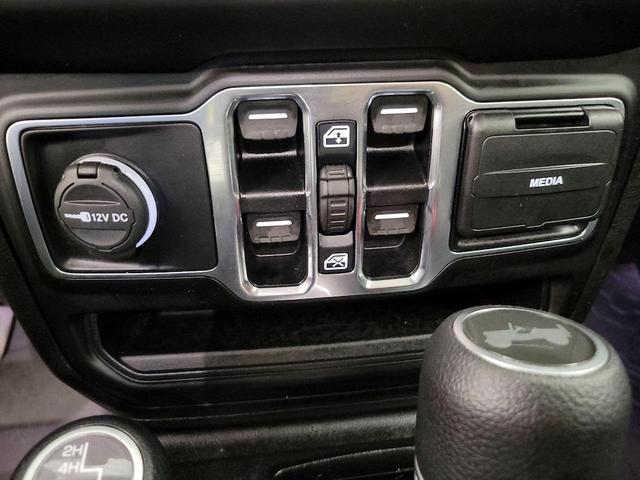Photo of 2020 Blue Jeep Wrangler