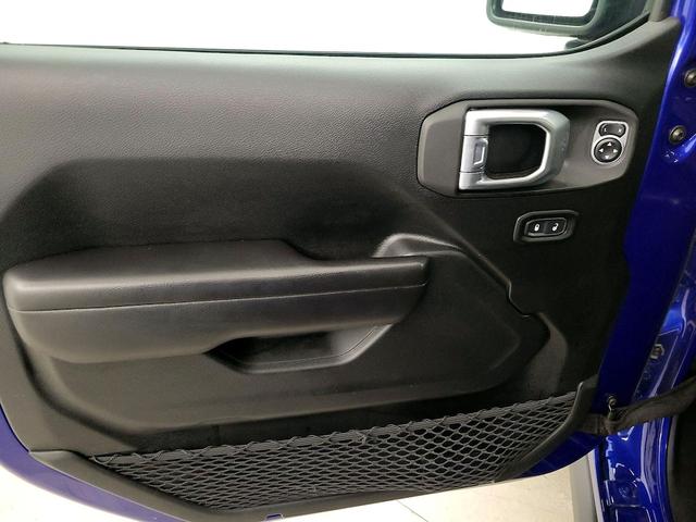 Photo of 2020 Blue Jeep Wrangler