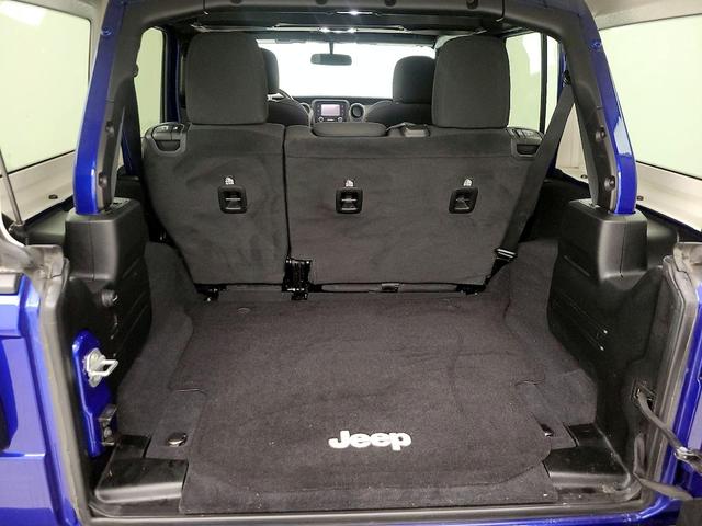 Photo of 2020 Blue Jeep Wrangler