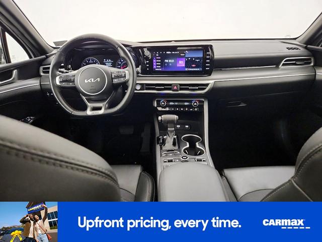 Photo of 2023 White Kia K5
