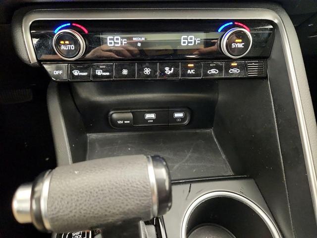 Photo of 2023 White Kia K5