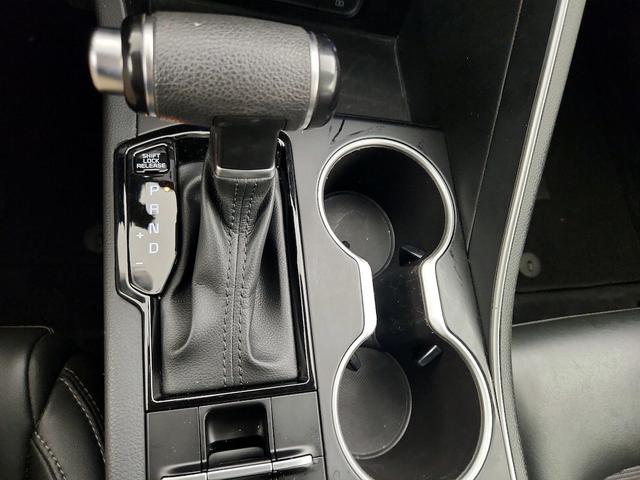 Photo of 2023 White Kia K5