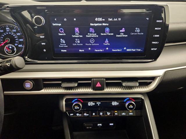 Photo of 2023 White Kia K5