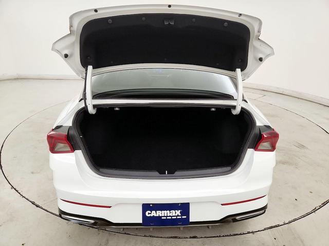 Photo of 2023 White Kia K5
