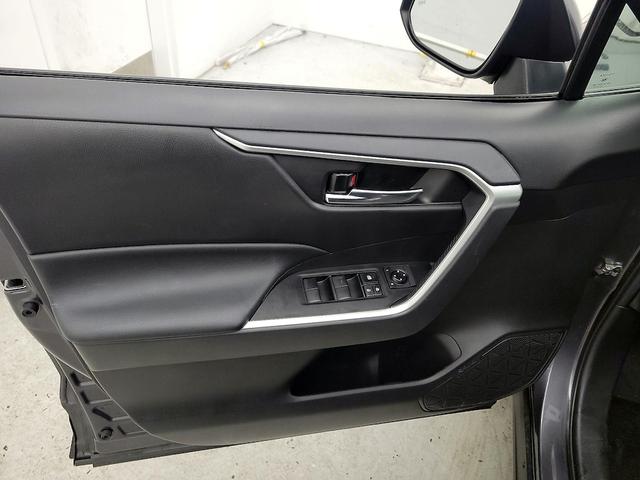 Photo of 2021 Gray Toyota RAV4