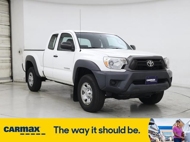 Photo of 2015 White Toyota Tacoma