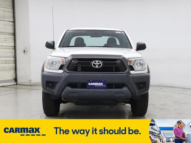 Photo of 2015 White Toyota Tacoma