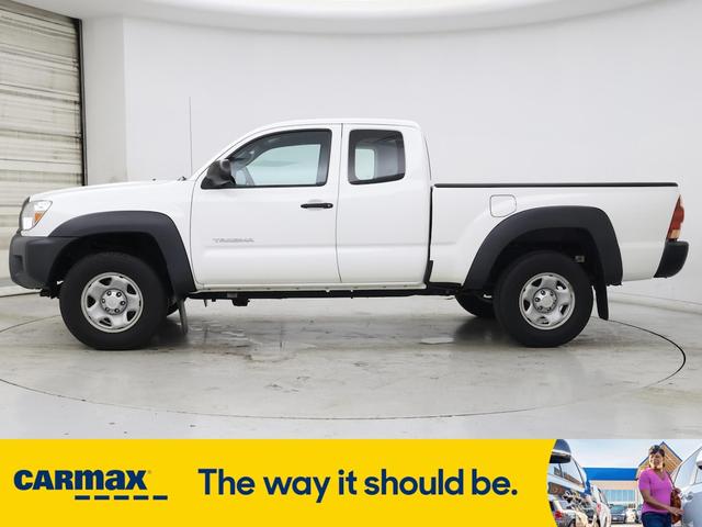 Photo of 2015 White Toyota Tacoma