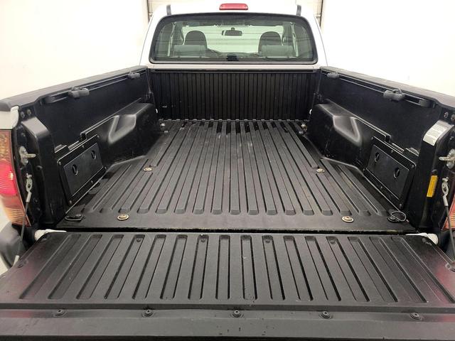 Photo of 2015 White Toyota Tacoma