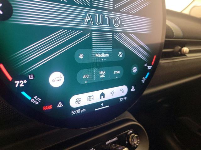 Photo of 2025 Green MINI Hardtop
