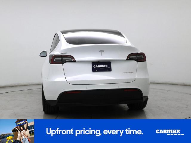Photo of 2022 White Tesla Model Y