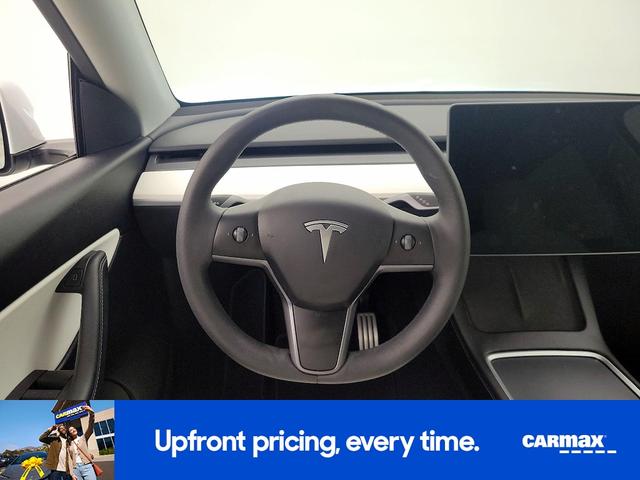 Photo of 2022 White Tesla Model Y