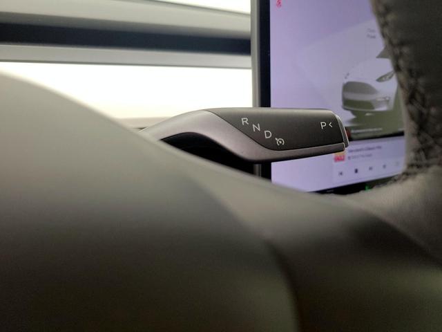 Photo of 2022 White Tesla Model Y