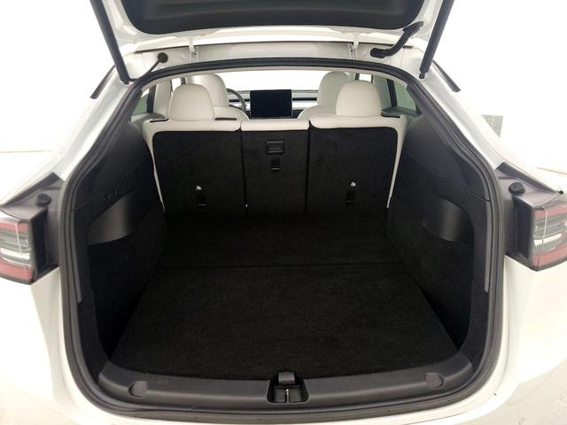 Photo of 2022 White Tesla Model Y