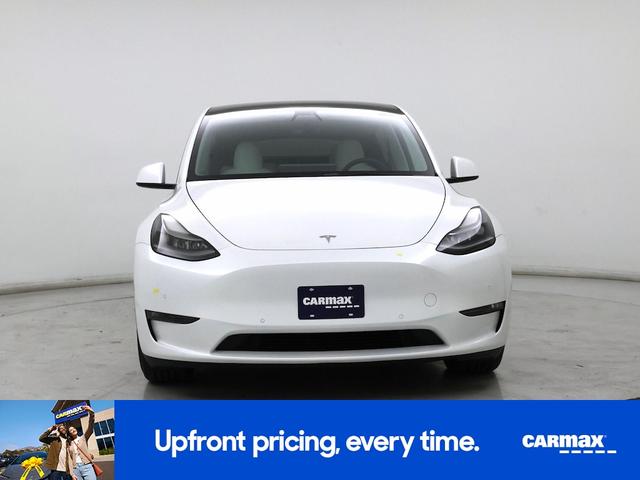 Photo of 2022 White Tesla Model Y