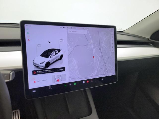 Photo of 2022 White Tesla Model Y