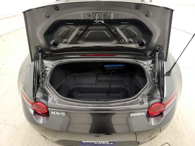 Photo of 2021 Gray Mazda MX-5 Miata