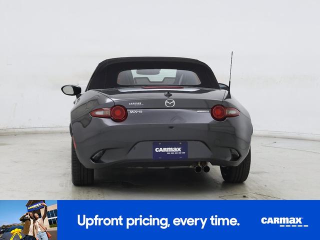 Photo of 2021 Gray Mazda MX-5 Miata