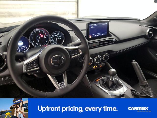 Photo of 2021 Gray Mazda MX-5 Miata