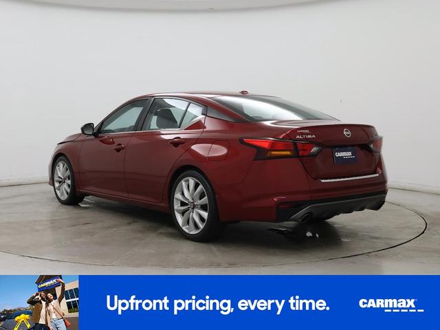 Photo of 2020 Red Nissan Altima