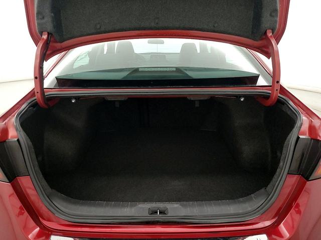 Photo of 2020 Red Nissan Altima