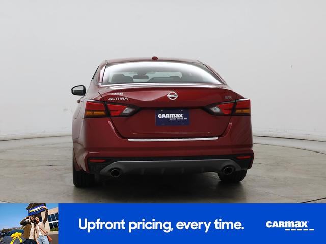 Photo of 2020 Red Nissan Altima