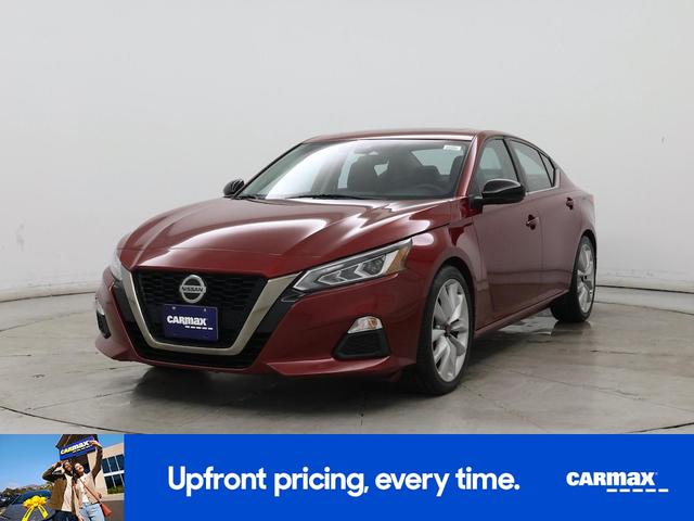 Photo of 2020 Red Nissan Altima