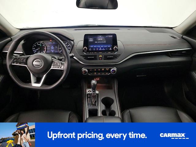 Photo of 2020 Red Nissan Altima