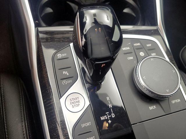 Photo of 2021 White BMW 330